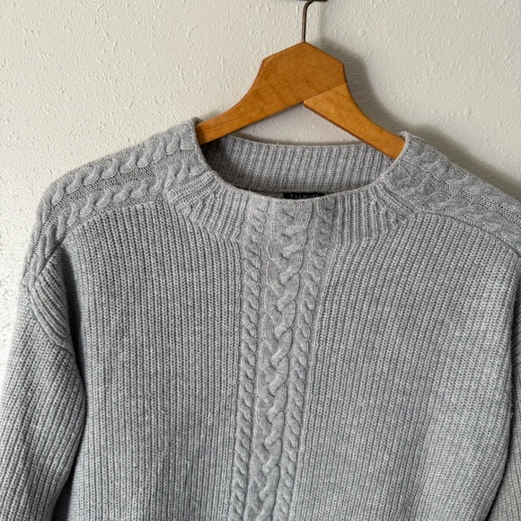 Talbots Gray Knit Nylon/Lamb’s Wool Mock Neck Sweater Size Medium Petite - Picture 5 of 8